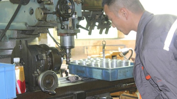 機(jī)械設(shè)備零件加工找哪家更好？就找長鴻精密