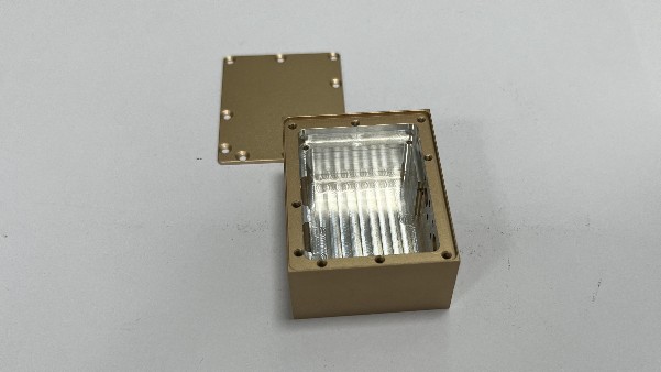 移動(dòng)電源外殼鋁型材cnc加工的工藝流程是什么？